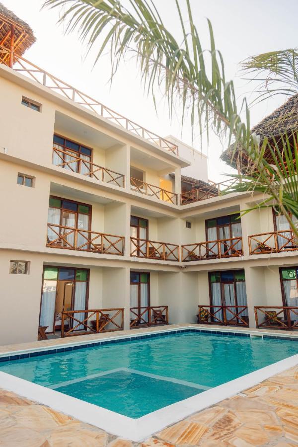 Ocean Breeze Hotel Nungwi Bagian luar foto