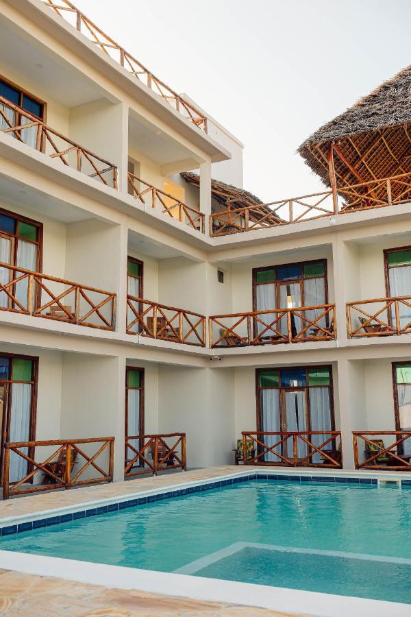 Ocean Breeze Hotel Nungwi Bagian luar foto