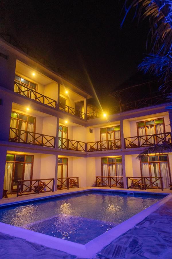 Ocean Breeze Hotel Nungwi Bagian luar foto