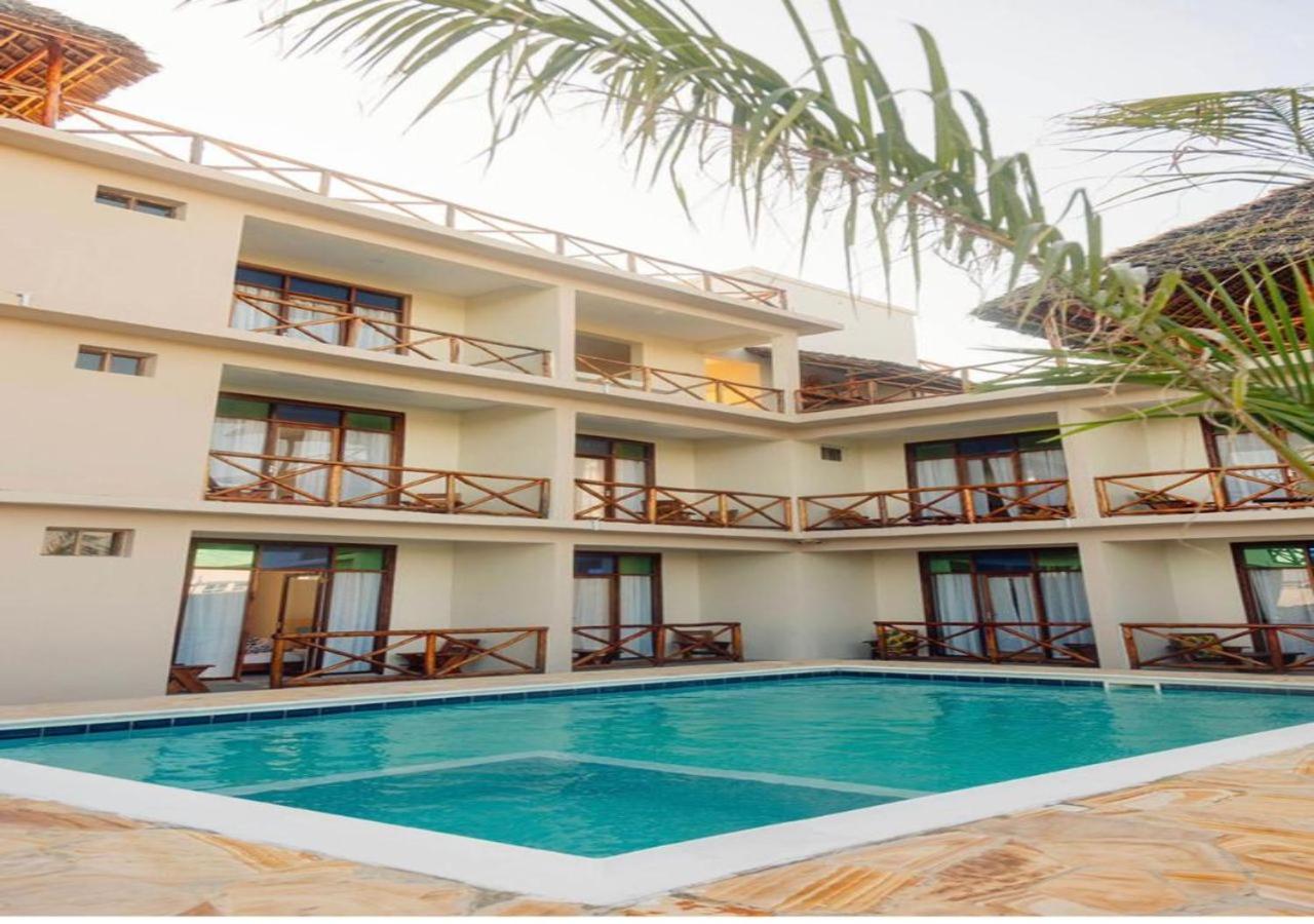 Ocean Breeze Hotel Nungwi Bagian luar foto