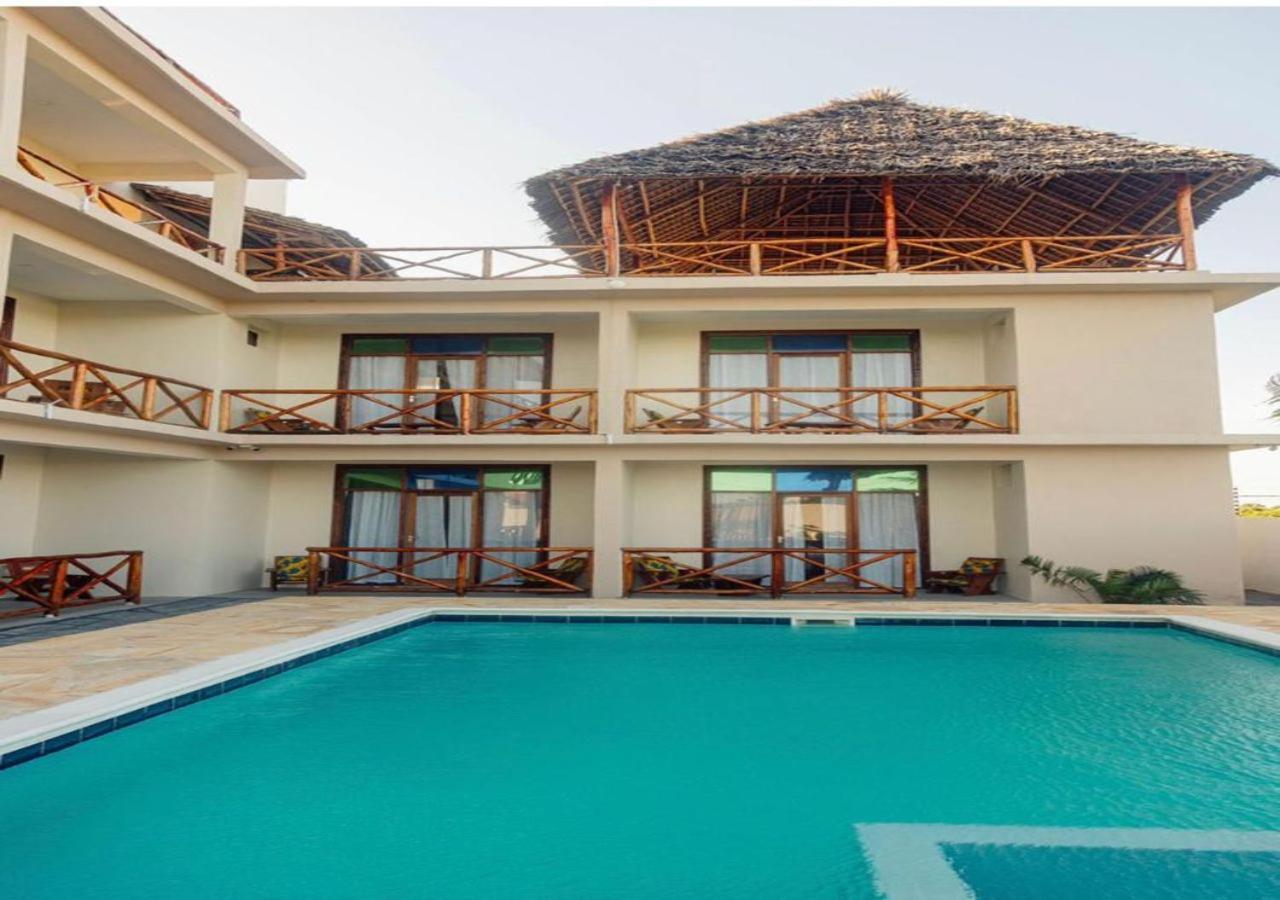 Ocean Breeze Hotel Nungwi Bagian luar foto
